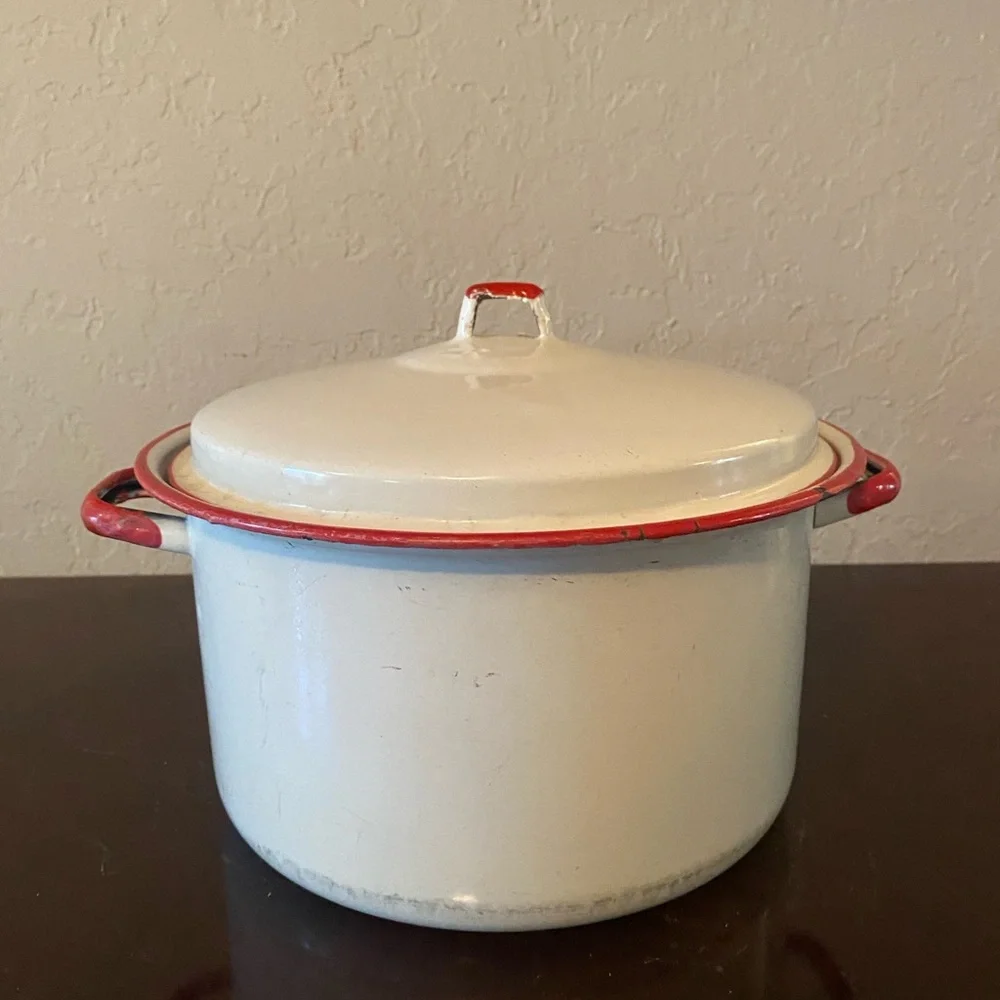 Antique 1920’s Large White Enamel Pot Red Trim Great Antique Vintage Condition